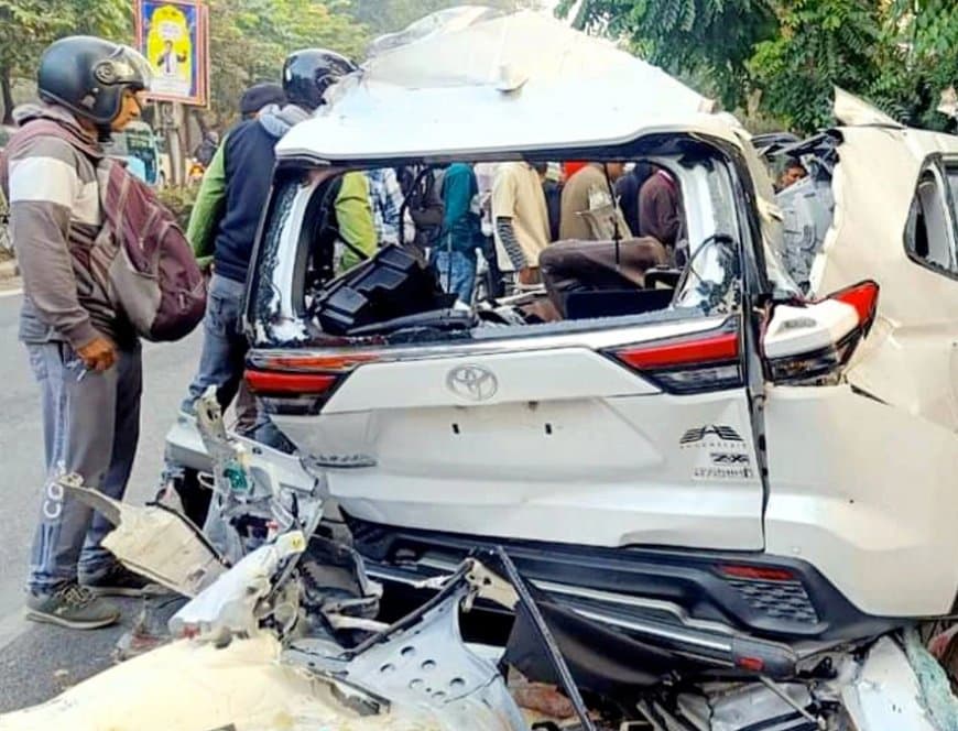 दिल्ली: गूगल मैप ने दिया धोखा...हाईवे पर बैरियर से टकराई कार... दो की मौत दिल्ली: गूगल मैप ने दिया धोखा...हाईवे पर बैरियर से टकराई कार... दो की मौत