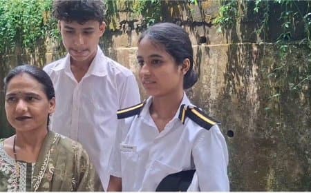 नीट-जेईई छोड़ चुना समंदर: कश्मीर की तन्वी ने सेल्फ-स्टडी से क्रैक की मर्चेंट नेवी परीक्षा, लड़कियों के लिए बनीं मिसाल नीट-जेईई छोड़ चुना समंदर: कश्मीर की तन्वी ने सेल्फ-स्टडी से क्रैक की मर्चेंट नेवी परीक्षा, लड़कियों के लिए बनीं मिसाल