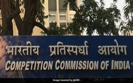 CCI ने रिलायंस जियो और 4,500 अन्य कंपनियों के खिलाफ शिकायत खारिज की CCI ने रिलायंस जियो और 4,500 अन्य कंपनियों के खिलाफ शिकायत खारिज की