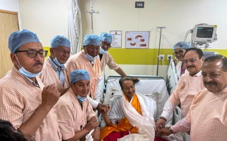 पेपर लीक केस... सोनम वांगचुक ने तोड़ा अनशन, प्रधान के इस्तीफे पर अड़ी सीजेपी... आज देशभर में प्रदर्शन पेपर लीक केस... सोनम वांगचुक ने तोड़ा अनशन, प्रधान के इस्तीफे पर अड़ी सीजेपी... आज देशभर में प्रदर्शन