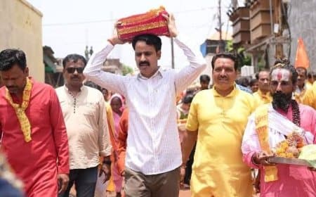 श्रीमद् भागवत कथा को लेकर निकाली विशाल कलश शोभा यात्रा 