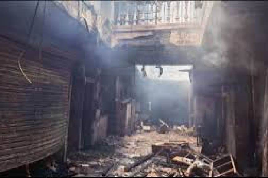 सिंध में प्रदर्शनकारियों की मौत के बाद भीड़ ने गृह मंत्री के घर में लगाई आग