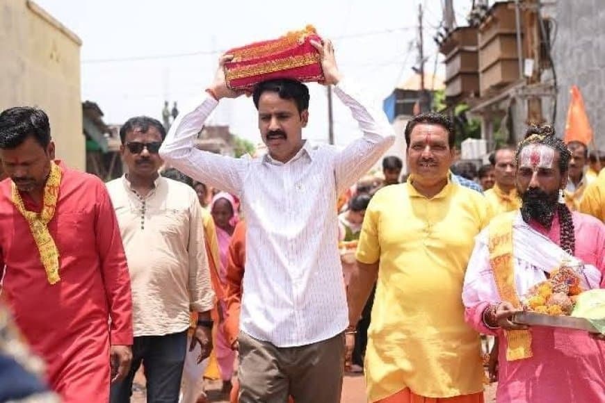 श्रीमद् भागवत कथा को लेकर निकाली विशाल कलश शोभा यात्रा 