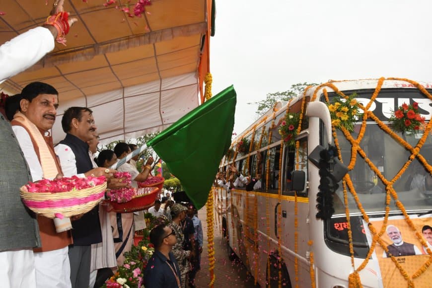 अहिल्या वाहिनी महिला बाइक रैली को मुख्यमंत्री ने किया रवाना