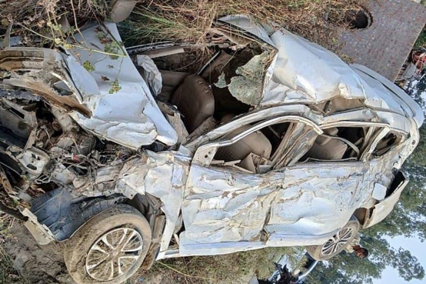 बारातियों से भरी कार खाई में गिरी, छह लोगों की मौत