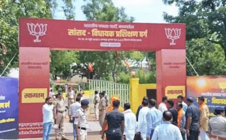 पचमढ़ी...जब पुलिस ने विधायक से कहा-रुको..भाई! कहां घुसे जा रहे हो...