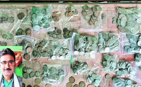 सातवीं फेल किसान ने एकत्र कर डाले हजारों दुर्लभ सिक्के व करंसी