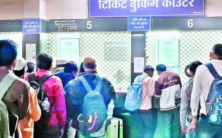 रेलवे ने बदले नियम: रेवांचल, रीवा एक्सप्रेस के फस्ट एसी में 3 वेटिंग के बाद ही टिकट बुकिंग बंद