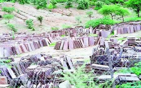 अवैध खनन का हब बना जैतुपुर, बेलगाम खनन जारी