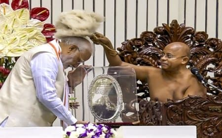 प्रधानमंत्री नरेंद्र मोदी को मिली ‘धर्म चक्रवती’ उपाधि