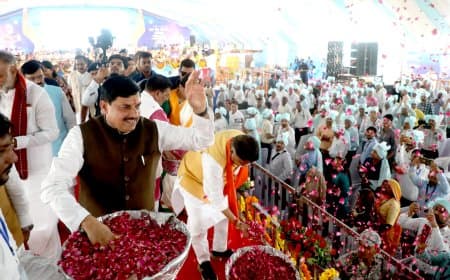 'जल गंगा संवर्धन अभियान' : सीएम ने मोदी को बताया "आज के  युग का भागीरथ" 