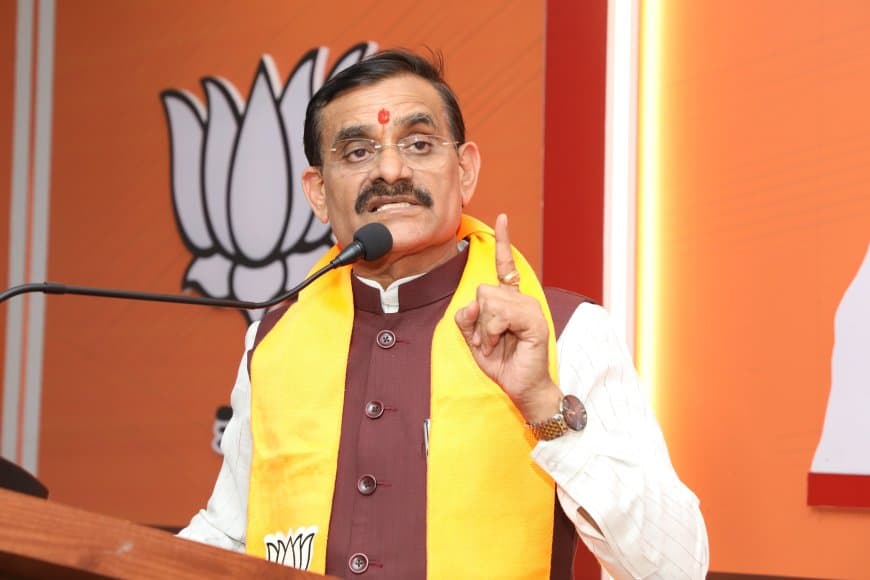 अजा मोर्चा को वीडी ने दिया मंत्र: संविधान निर्माता का कांग्रेस ने किस तरह अपमान किया, समाज में खोलें उसकी पोल