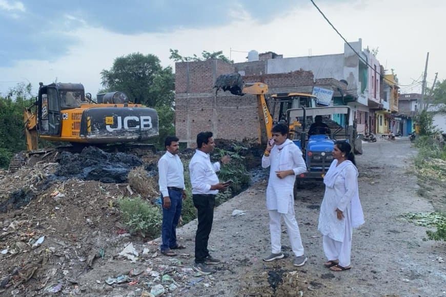  नाले की सफाई अधूरी, किराए की मशीन लगानी पड़ी
