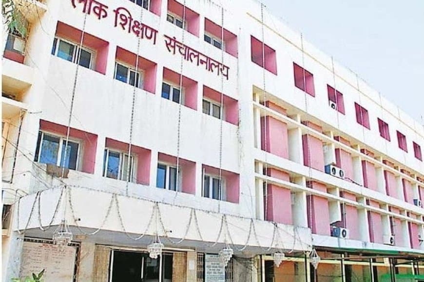 MP Shikshak Bharti: अभ्यर्थियों के हंगामे के विरोध में शिक्षा विभाग के कर्मचारियों का पेन डाउन, जानिए पूरा मामला