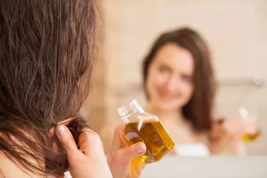 टूटते-झड़ते बालों के लिए रामबाण है ये प्राकृतिक तेल, कम समय में ही मिलेंगे बेहतर रिजल्ट  