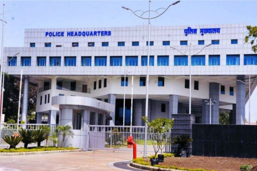 सरकार सख्त फिर पुलिस कर्मी नहीं छोड़ रहे थाना