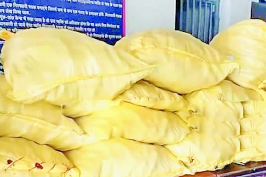 13 बोरी कोरेक्स के साथ पकड़ा गया तस्कर