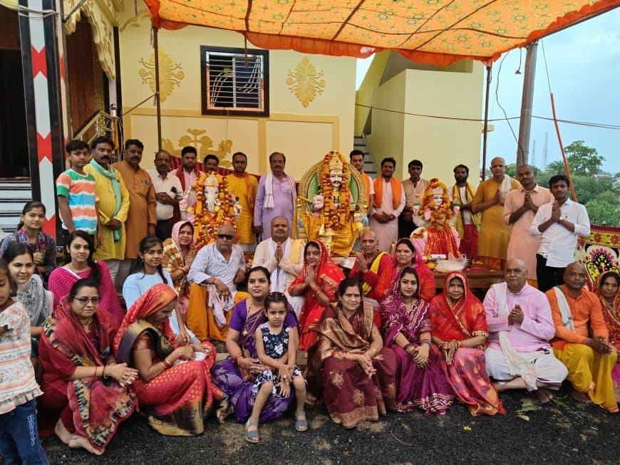 पंच दिवसीय प्राण प्रतिष्ठा महोत्सव का शुभारंभ श्रद्धालुओं की उमड़ी भीड़ 