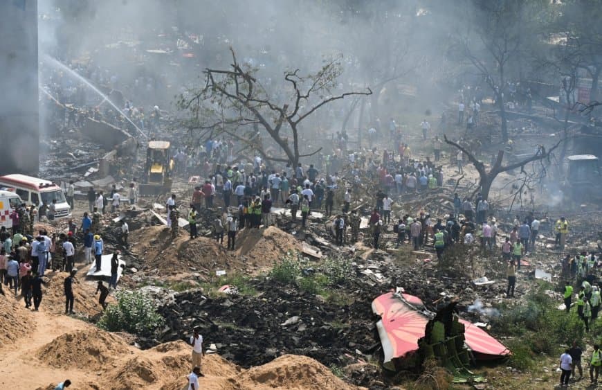 अहमदाबाद विमान हादसा: ब्लैक बॉक्स और DVR से खुलेगा आखिरी पलों का राज