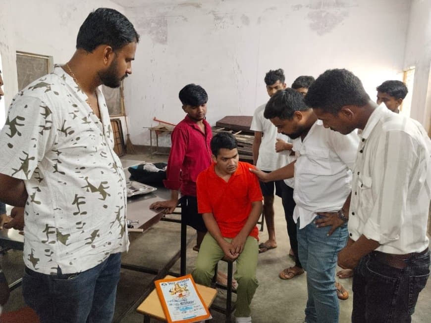 छात्रावास के भोजन में मिला जहरीला खनखजुरा | 13 छात्र हुए बीमार, एसजीएमएच में कराया इलाज