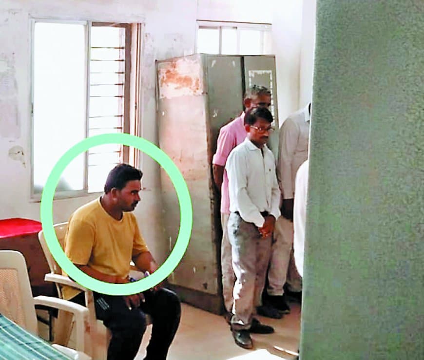 न्यायालय परिसर में आत्मदाह का प्रयास