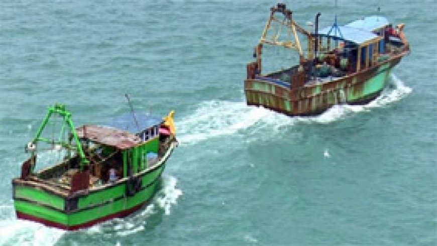 श्रीलंकाई जलसीमा में घुसे आठ भारतीय मछुआरे गिरफ्तार, नौसेना ने नाव भी जब्त की