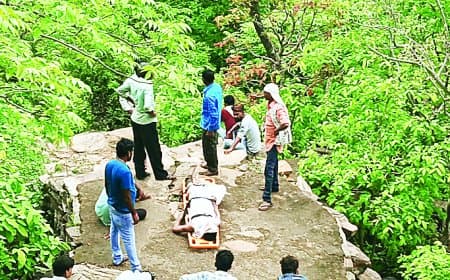 बृहस्पति कुंड में डूबे तीन युवकों में एक का शव बरामद, दो की तलाश जारी