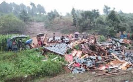 हिमाचल में मॉनसून का कहर: 11 जगह बादल फटे, 10 की मौत; 30 लापता, करोड़ों का नुकसान