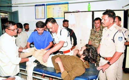 गुंडागर्दी | उधारी सामान न देने पर फायरिंग कर भांजी तलवार