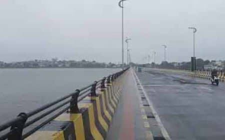 सागर में सुबह से दोपहर तक  लगातार बारिश
