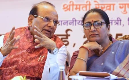 रेखा भावनाओं को समझो! दिल्ली का मध्यम वर्ग बर्बाद हो जाएगा