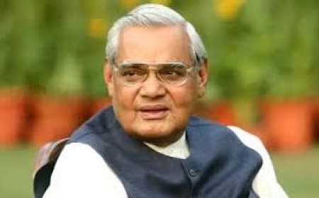 नई दिल्ली रेलवे स्टेशन अब 'अटल बिहारी वाजपेयी' हो: सांसद खंडेलवाल की रेल मंत्री से कहा