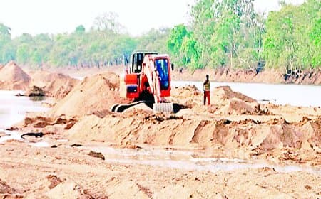 खनिज के नाम पर संगठित अपराध को अंजाम दे रहे माफिया