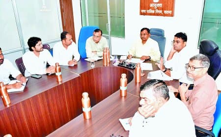 लक्ष्य के मुकाबले कम हाउस कनेक्शन पर फटकार कमिश्नर ने कहा- क्या मॉनिटरिंग करते हो