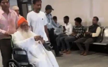 रेप केस में सजायाफ्ता आसाराम इंदौर के सुपर स्पेशियलिटी अस्पताल में दिखा..  उमड़ी भीड़ृ