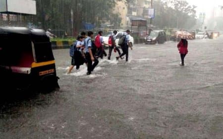हिमाचल में तबाही...बारिश से अब तक 98 मौत, 178 घायल, एमपी में 18 इंच गिर चुका पानी