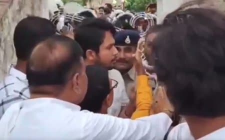 अबे! मैं विधायक हूं...तूने मेरा हाथ कैसे पकड़ लिया...