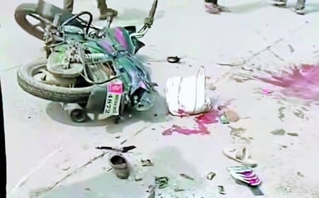 जोगीपुर बाईपास में दर्दनाक सड़क हादसा, 1 की मौत  बल्कर के टायर में फंसकर कई मीटर तक घिसटता रहा बाइक चालक, घायल महिला रीवा रेफर