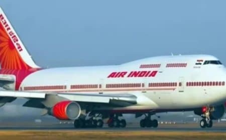 DGCA का एयर इंडिया पर सख्त एक्शन: सुरक्षा मानकों के उल्लंघन पर 4 कारण बताओ नोटिस जारी, 29 कमियां उजागर