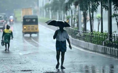 हिमाचल में भूस्खलन... मध्य प्रदेश के 20 जिलों में भारी बारिश का अलर्ट