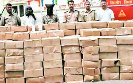 रीवा ज़िले में शराब ठेकेदार और आबकारी अधिकारियों की मिलीभगत उजागर, 300 पेटी की परमिट पर निकली 600 पेटी देशी शराब