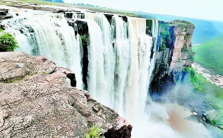 रीवा बनेगा मध्यप्रदेश का नया पर्यटन केन्द्र, चारों दिशाओं में विकसित होंगे टूरिज्म कॉरिडोर — पुरवा, चचाई, बहुती और क्योटी जलप्रपात को मिलेगा नया जीवन