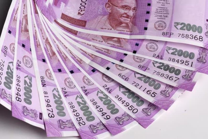 2000 के 6,099 करोड़ रुपये अब भी मार्केट में आरबीआई की रिपोर्ट में खुलासा