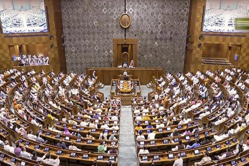 महिला आरक्षण बिल संसद में गिरा: 12 साल में पहली बार मोदी सरकार को मिली विधायी शिकस्त