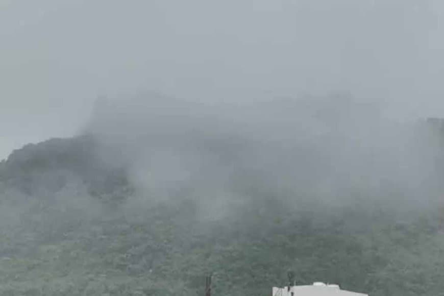 रायसेन में पहाड़ी पर दिखा नैनीताल जैसा नजारा, बादल नीचे उतरे