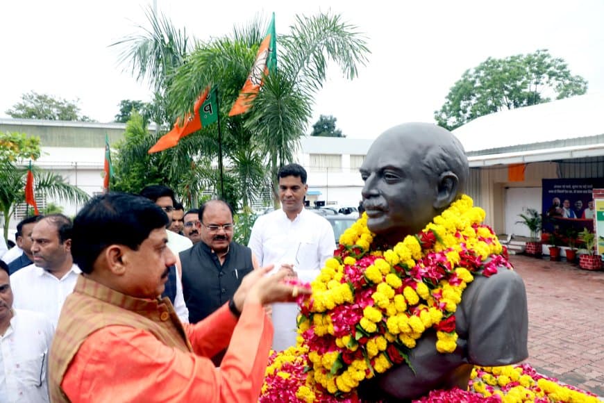 मुखर्जी केवल एक राजनीतिज्ञ नहीं, बल्कि दूरदृष्टि वाले राष्ट्रनायक थे