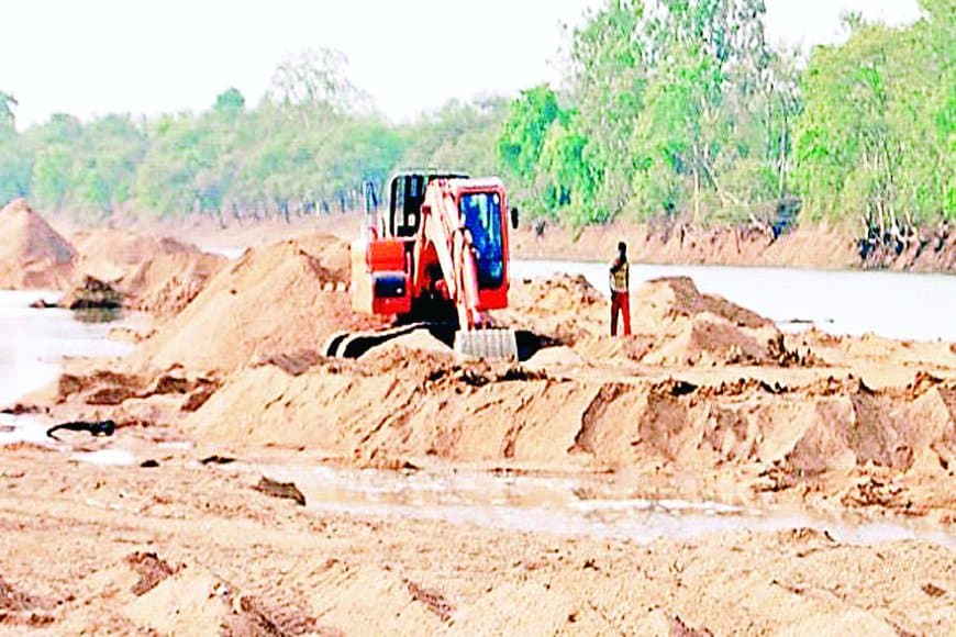 खनिज के नाम पर संगठित अपराध को अंजाम दे रहे माफिया