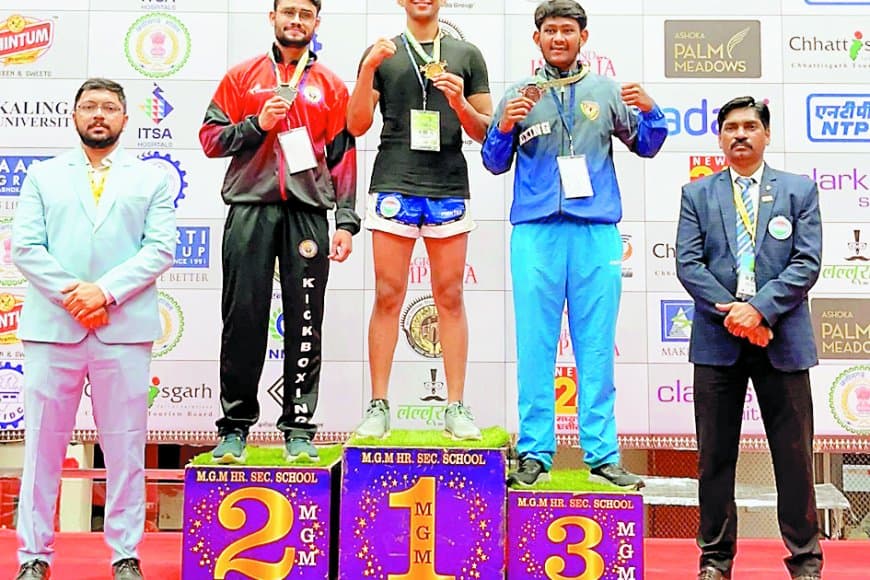 AKSU के आदित्य प्रताप ने 10 सेकंड में किया नॉकआउट, सीनियर नेशनल किक बॉक्सिंग में गोल्ड जीतकर अबू धाबी वर्ल्ड चैंपियनशिप के लिए हुए चयनित