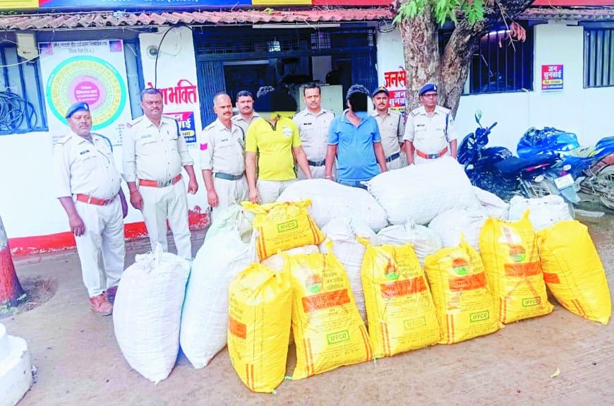 ट्रक के गुप्त केबिन से 31 लाख का गांजा बरामद, दो गिरफ्तार