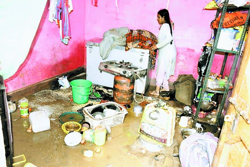 संकट के बादल छटे, लोगों ने ली राहत की सांस